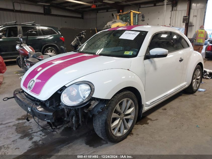 2017 Volkswagen Beetle #Pinkbeetle/1.8T Classic/1.8T S VIN: 3VWF17AT2HM629497 Lot: 41181493