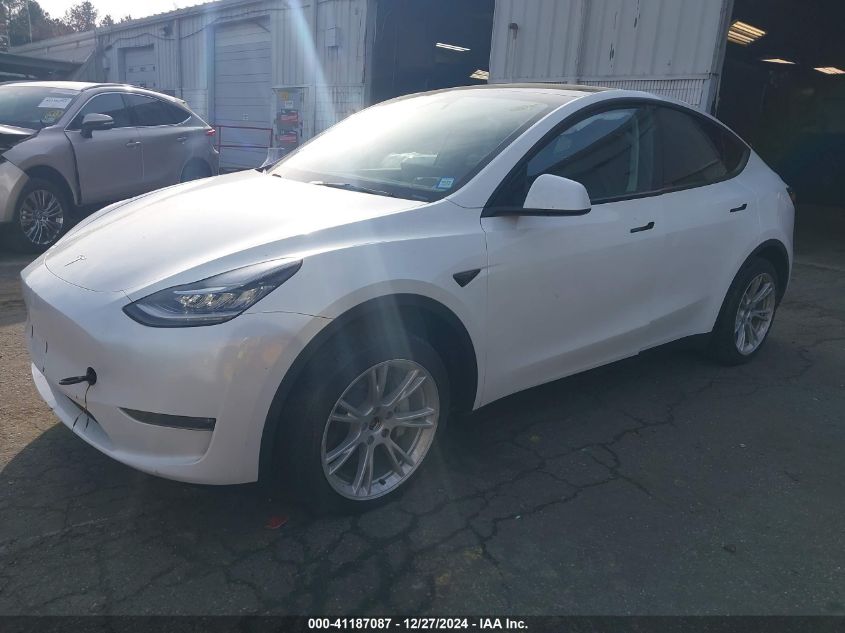 2023 Tesla Model Y Awd/Long Range Dual Motor All-Wheel Drive VIN: 7SAYGDEE2PA155638 Lot: 41187087