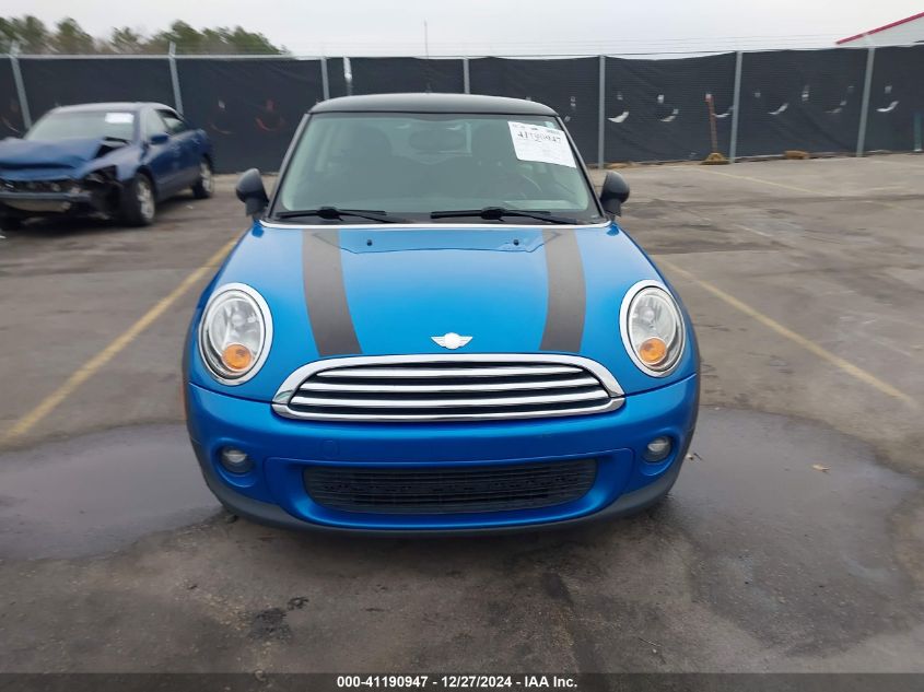 2011 Mini Cooper VIN: WMWSU3C52BT253082 Lot: 41190947