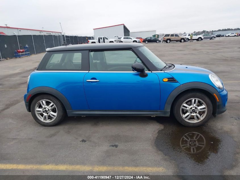 2011 Mini Cooper VIN: WMWSU3C52BT253082 Lot: 41190947