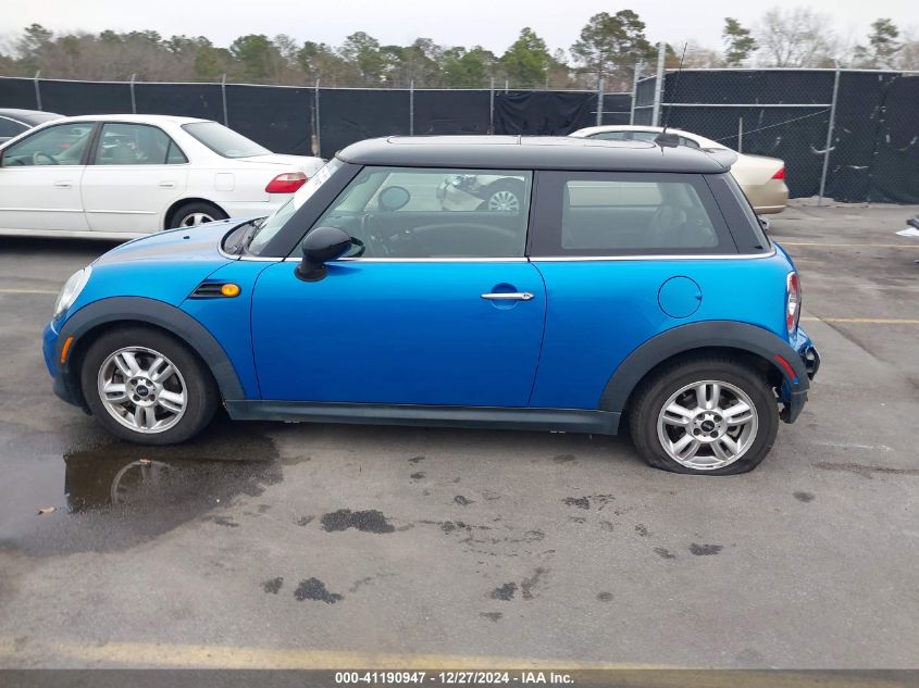 2011 Mini Cooper VIN: WMWSU3C52BT253082 Lot: 41190947