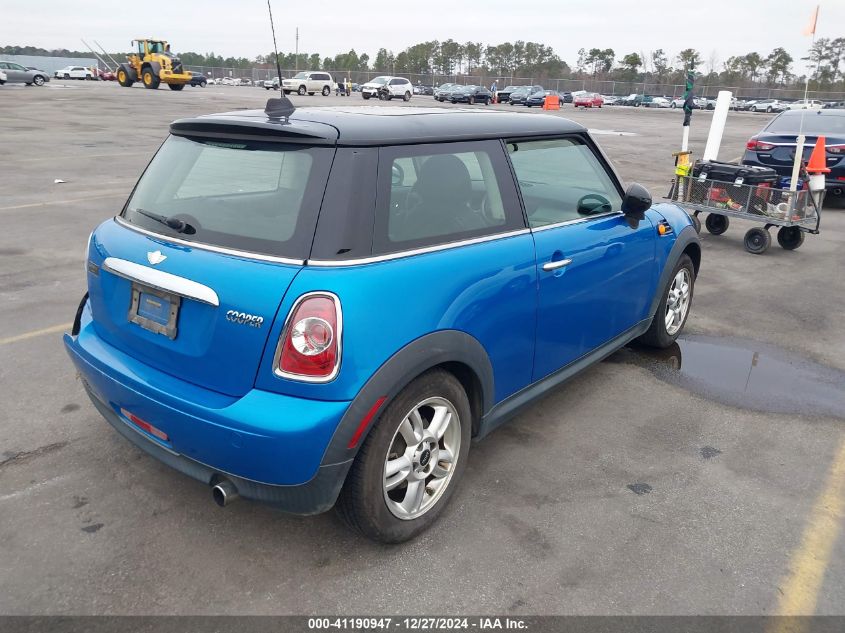 2011 Mini Cooper VIN: WMWSU3C52BT253082 Lot: 41190947