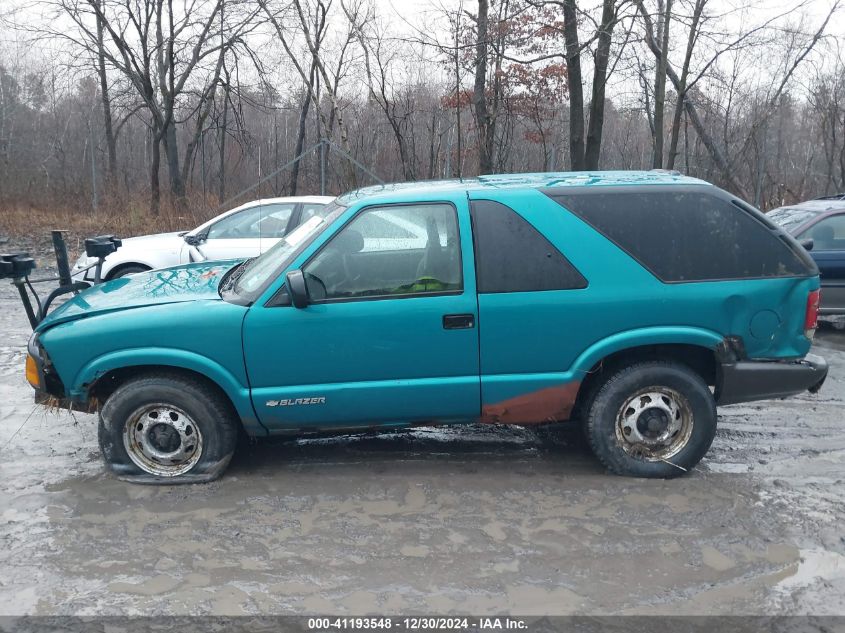 1996 Chevrolet Blazer VIN: 1GNCT18WXTK143881 Lot: 41193548