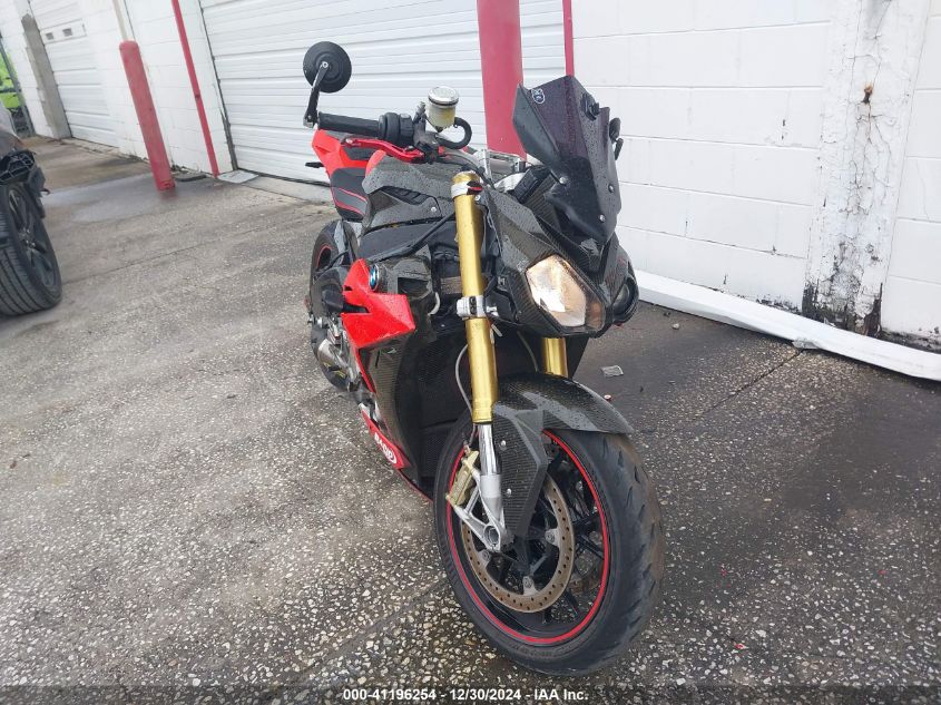 2016 BMW S 1000 R VIN: WB10D1200GZ696434 Lot: 41196254