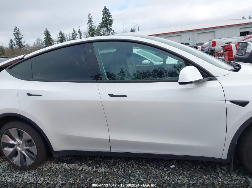 2022 Tesla Model Y Long Range Dual Motor All-Wheel Drive VIN: 7SAYGDEE3NF428795 Lot: 41197847