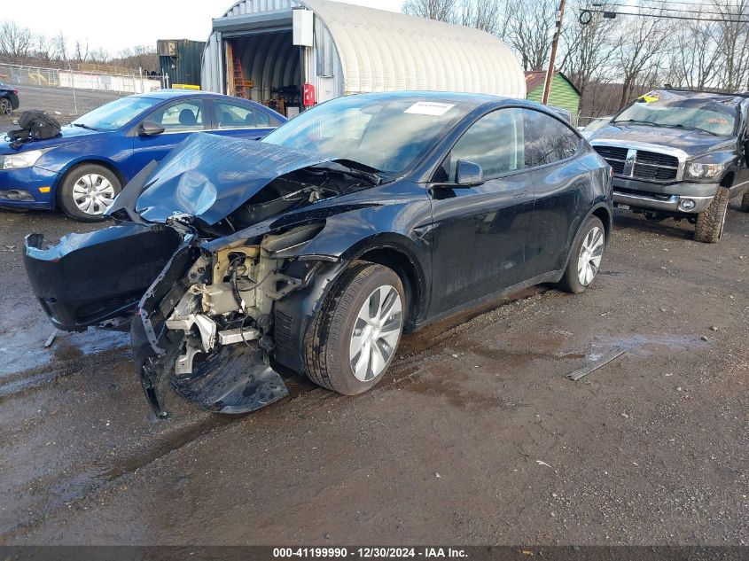 2024 Tesla Model Y Long Range Dual Motor All-Wheel Drive/Rwd VIN: 7SAYGDED9RF055789 Lot: 41199990