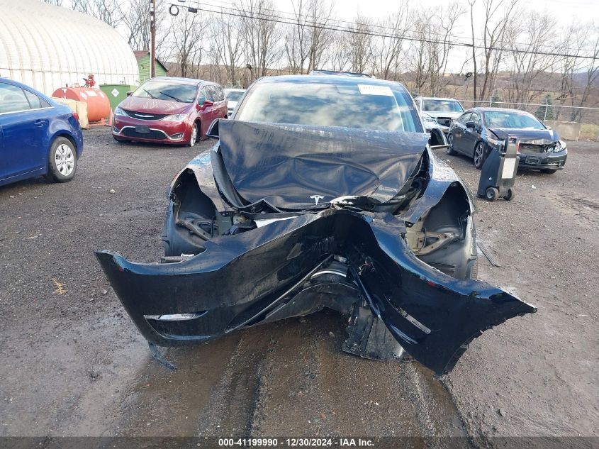 2024 Tesla Model Y Long Range Dual Motor All-Wheel Drive/Rwd VIN: 7SAYGDED9RF055789 Lot: 41199990