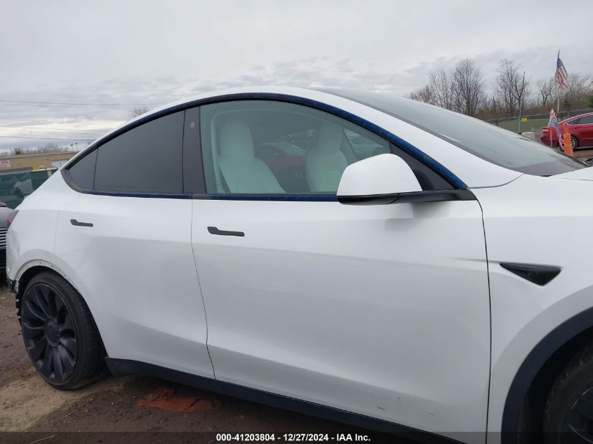 2022 Tesla Model Y Performance Dual Motor All-Wheel Drive VIN: 7SAYGDEF7NF367203 Lot: 41203804