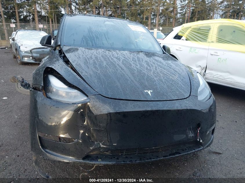 2024 Tesla Model Y VIN: 7SAYGDEF2RF109984 Lot: 41209241