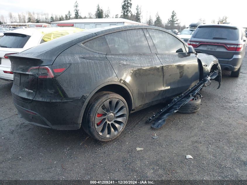 2024 Tesla Model Y VIN: 7SAYGDEF2RF109984 Lot: 41209241