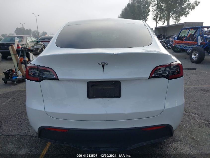 2024 Tesla Model Y Long Range Dual Motor All-Wheel Drive/Rwd VIN: 7SAYGDED7RF055354 Lot: 41213507