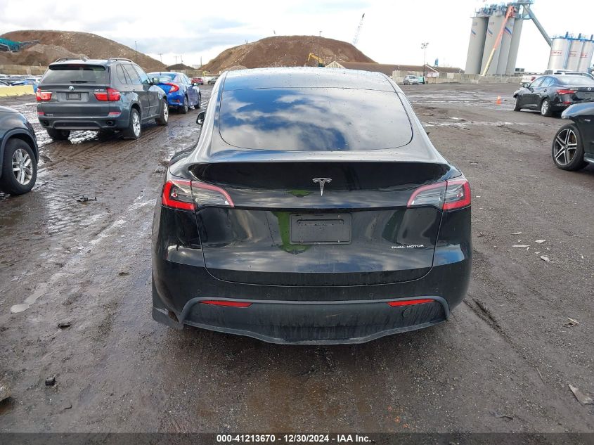 2021 Tesla Model Y VIN: 5YJYGDEEXMF121281 Lot: 41213670