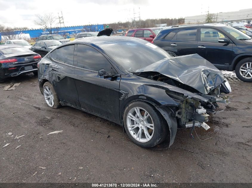 2021 Tesla Model Y VIN: 5YJYGDEEXMF121281 Lot: 41213670