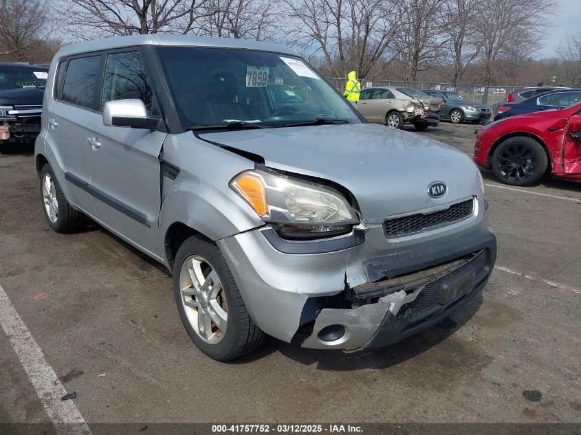 2011 Kia Soul + VIN: KNDJT2A27B7345608 Lot: 41757752