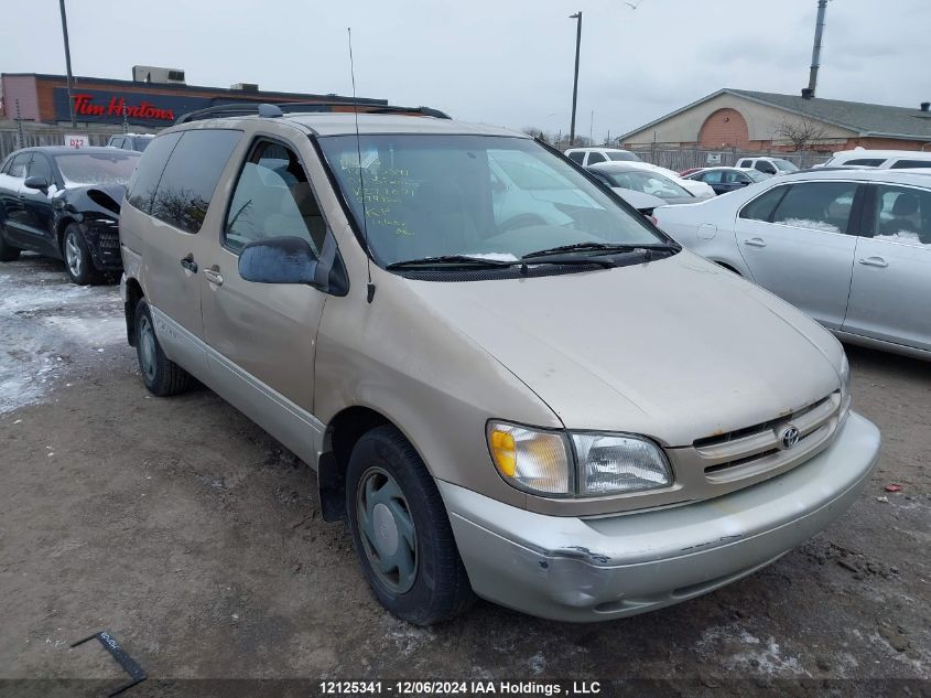 2000 Toyota Sienna Le/Xle VIN: 4T3ZF13C1YU277071 Lot: 12125341