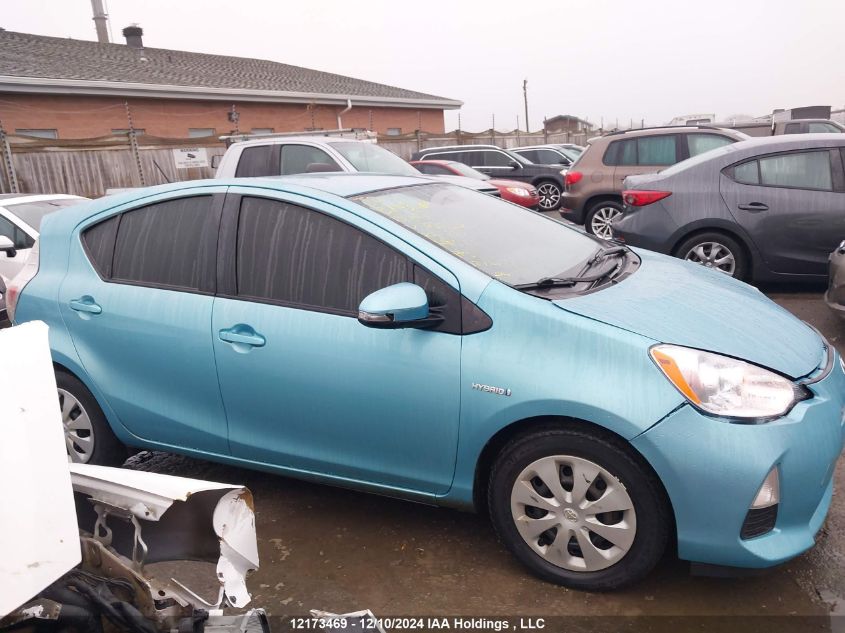 2013 Toyota Prius C VIN: JTDKDTB33D1039820 Lot: 12173469