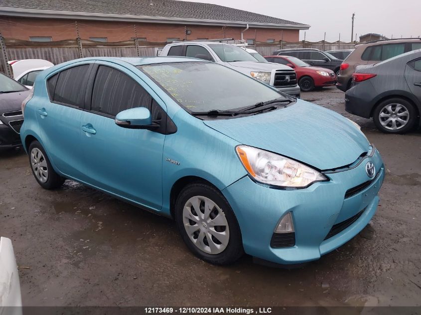 2013 Toyota Prius C VIN: JTDKDTB33D1039820 Lot: 12173469