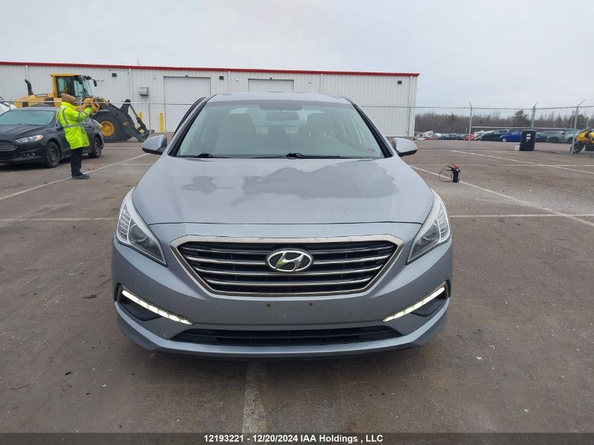 2015 Hyundai Sonata Gl VIN: 5NPE24AF2FH027075 Lot: 12193221