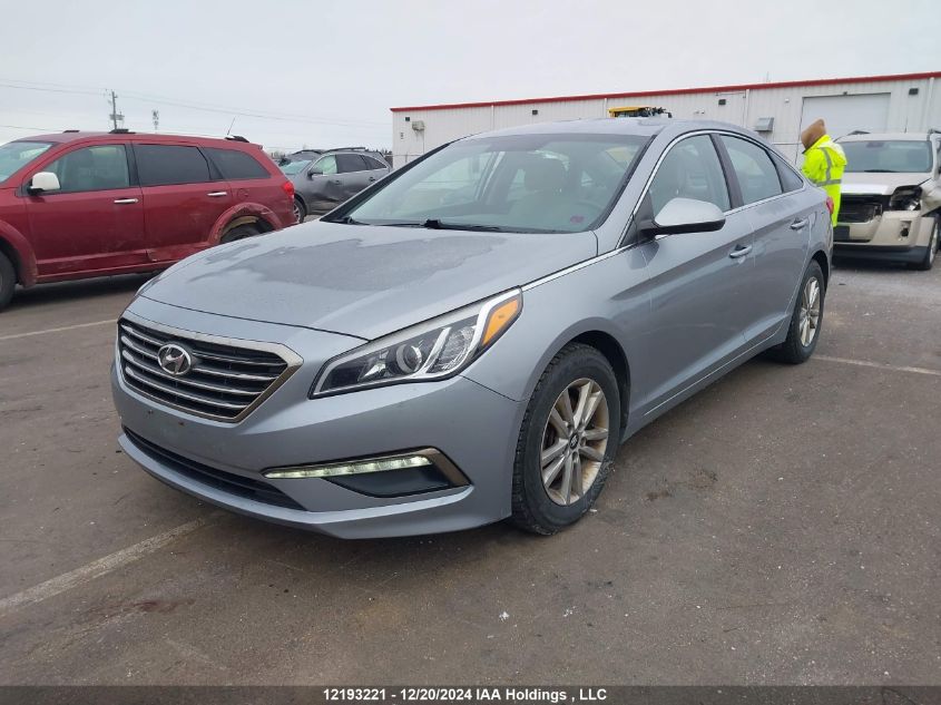 2015 Hyundai Sonata Gl VIN: 5NPE24AF2FH027075 Lot: 12193221